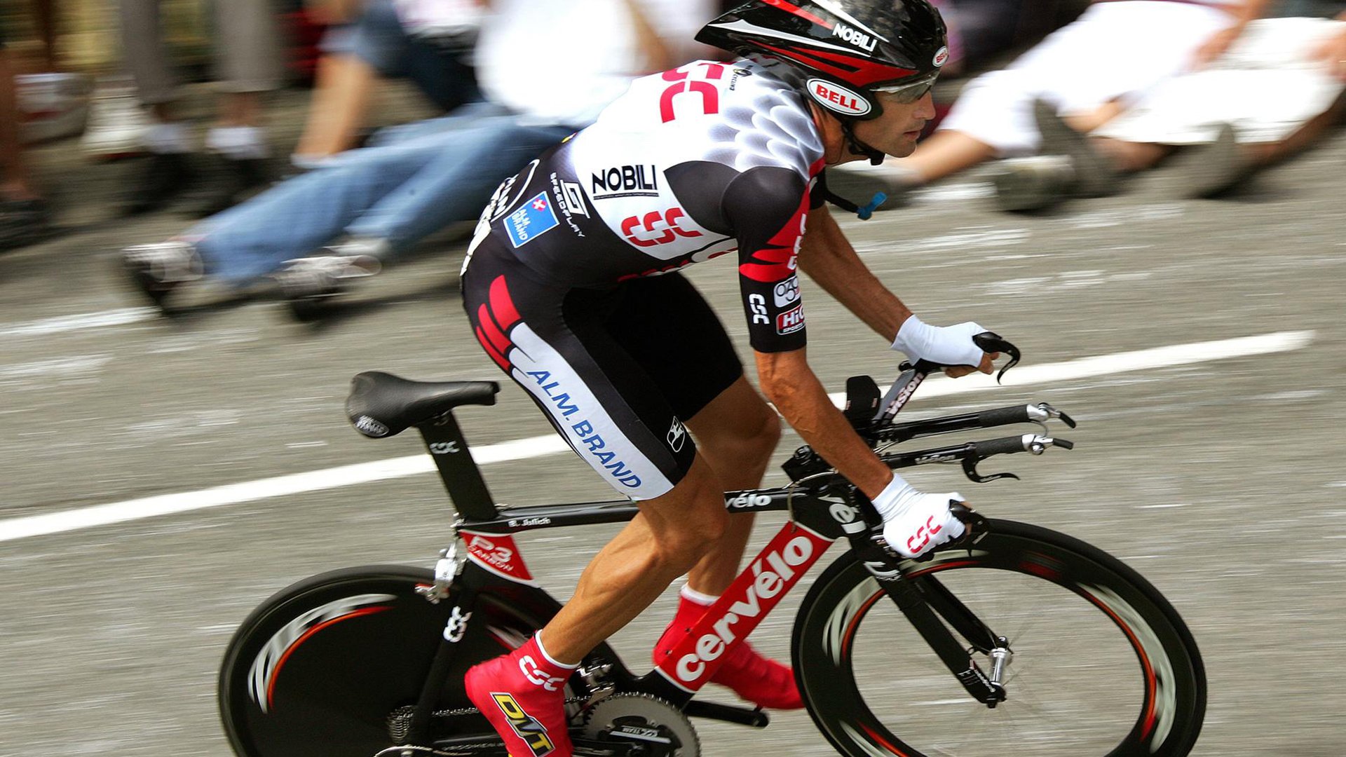 利物浦在欧冠中稳步前行,追逐冠军梦想